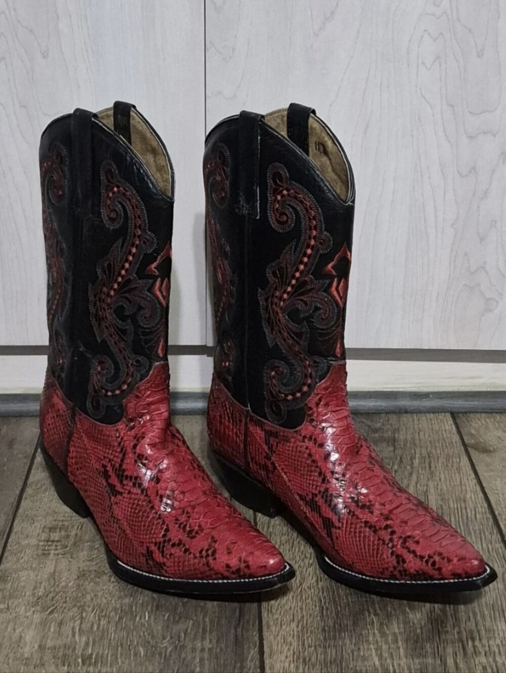 Circle G Python Skin Women's Boots Size 11B.